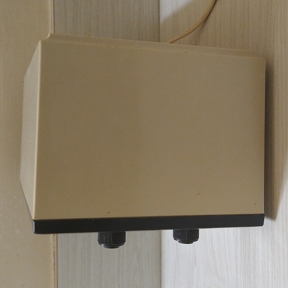 Vintage GE General Electric AM Alarm Clock Radio Model C2425A - Picture 4 of 6